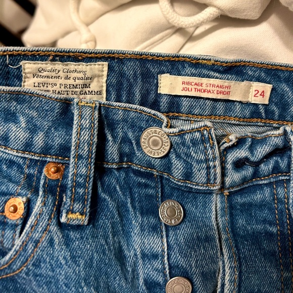 Levi’s Jeans - Picture 2 of 5